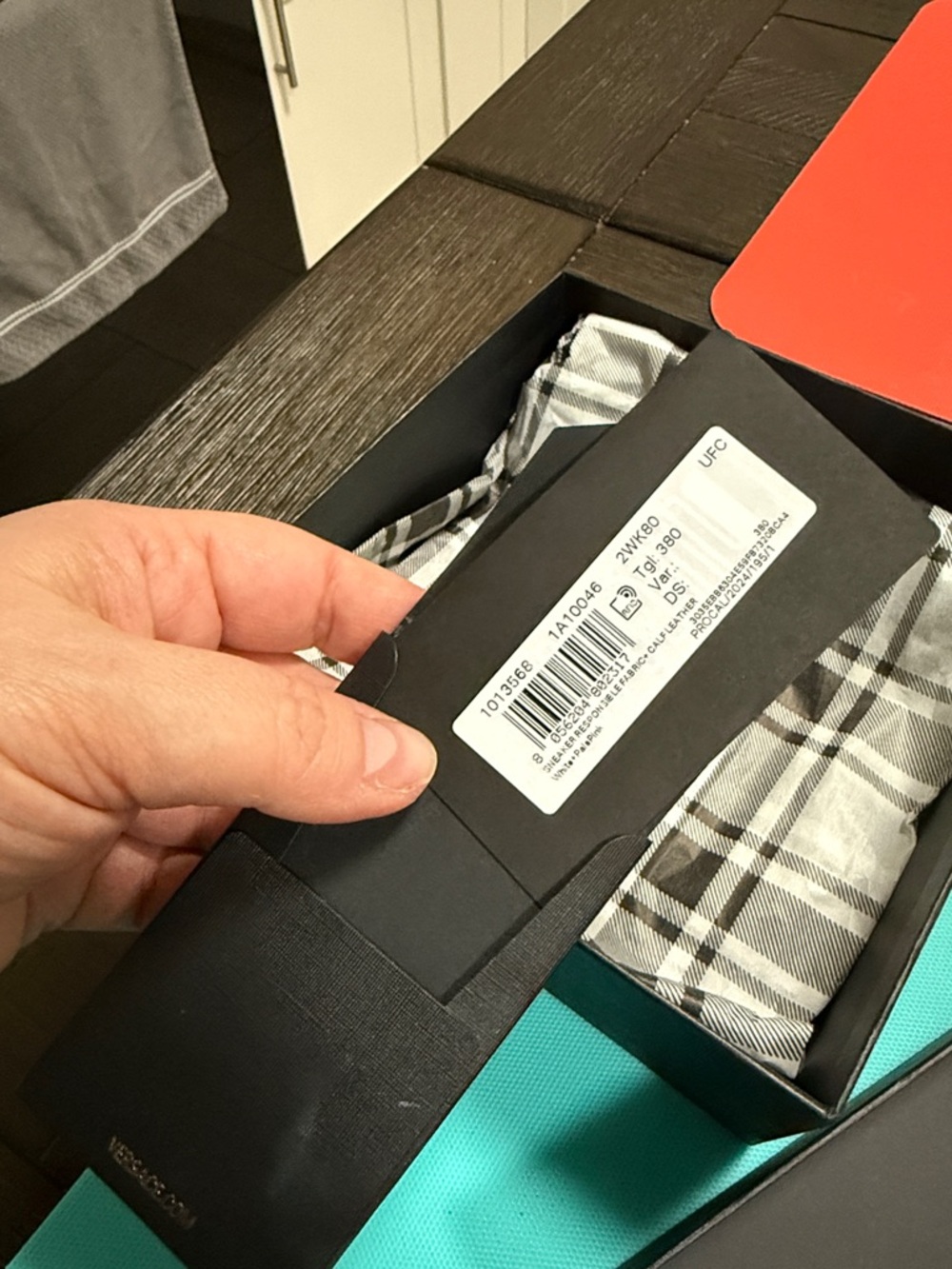 Versace Black and Gold Luxury Presentation Box - Picture 6 of 17